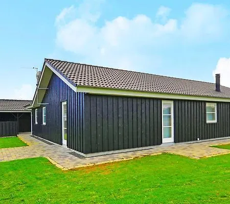 Three-bedroom Holiday In Tarm 7 Casa de Férias Hemmet