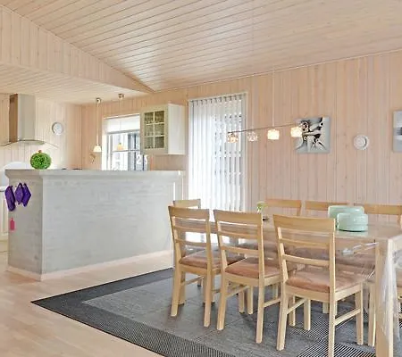 Casa de Férias Three-bedroom Holiday In Tarm 7