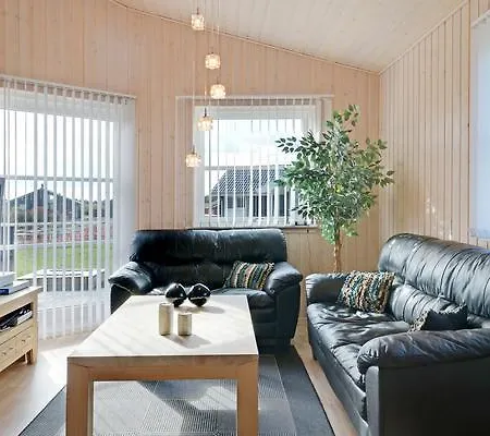 Three-bedroom Holiday In Tarm 7 Hemmet